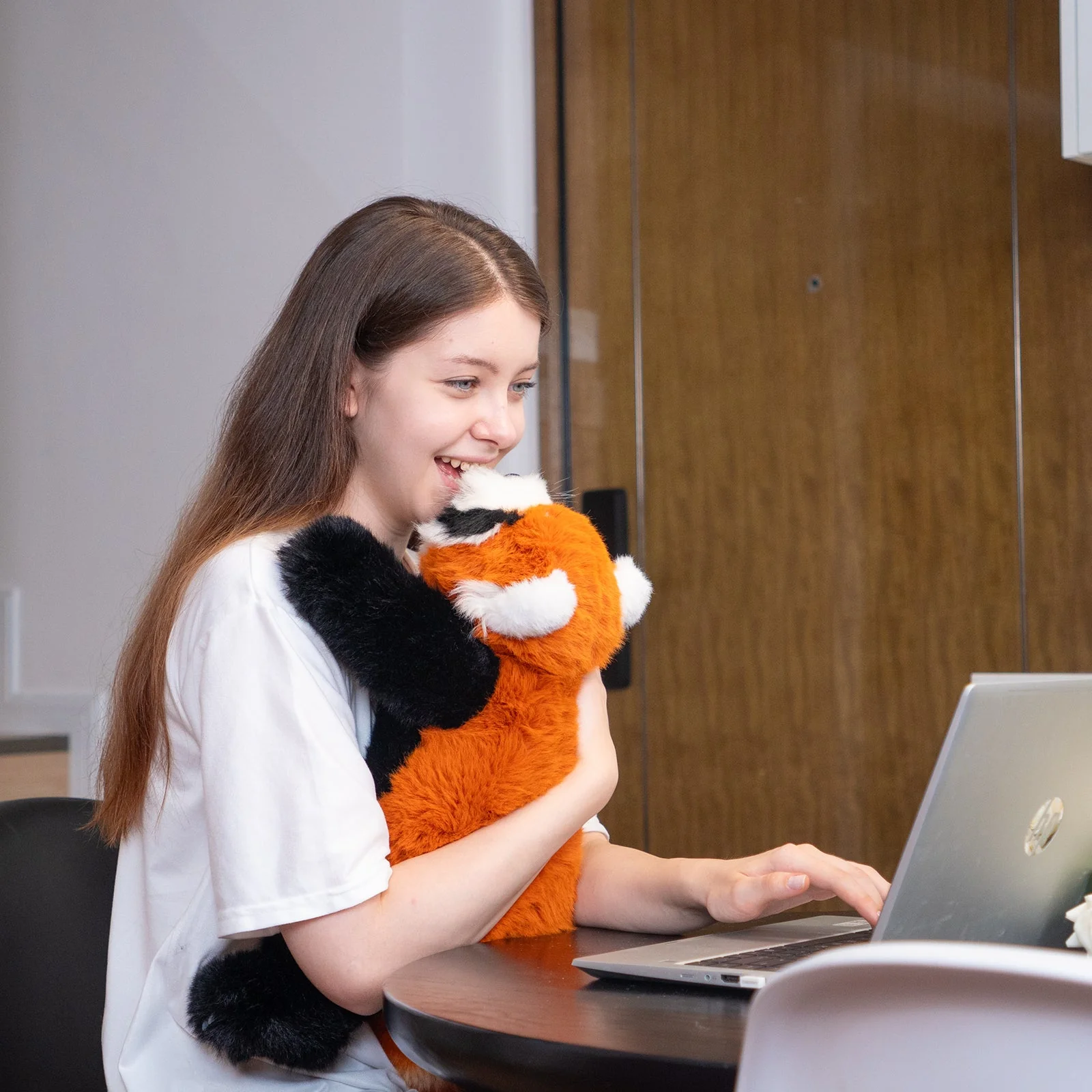 Breathing Red Panda Plush – Lifelike Calming Toy Gift - Image 9