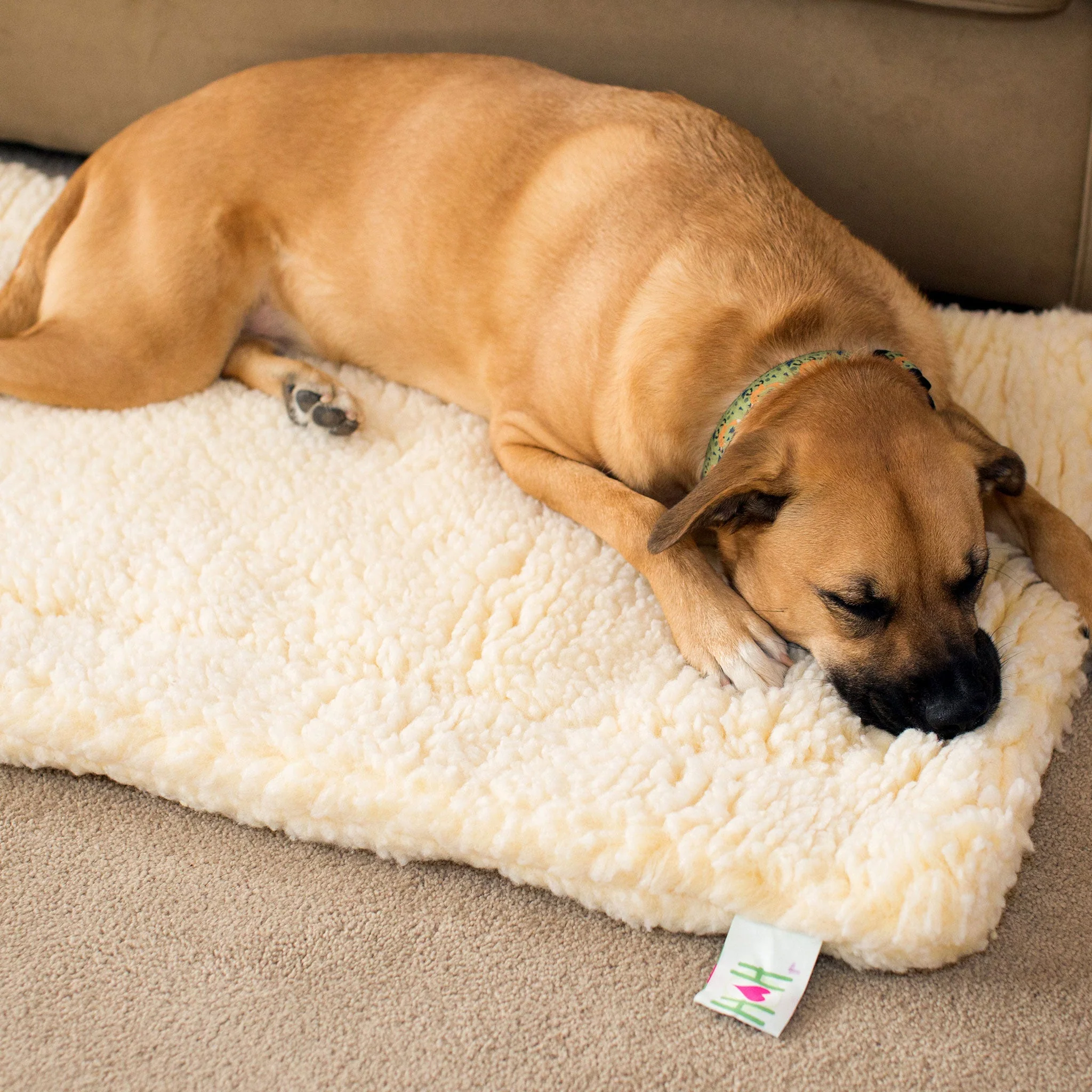 HuggleFleece® Mat Cat & Dog Bed - Image 9
