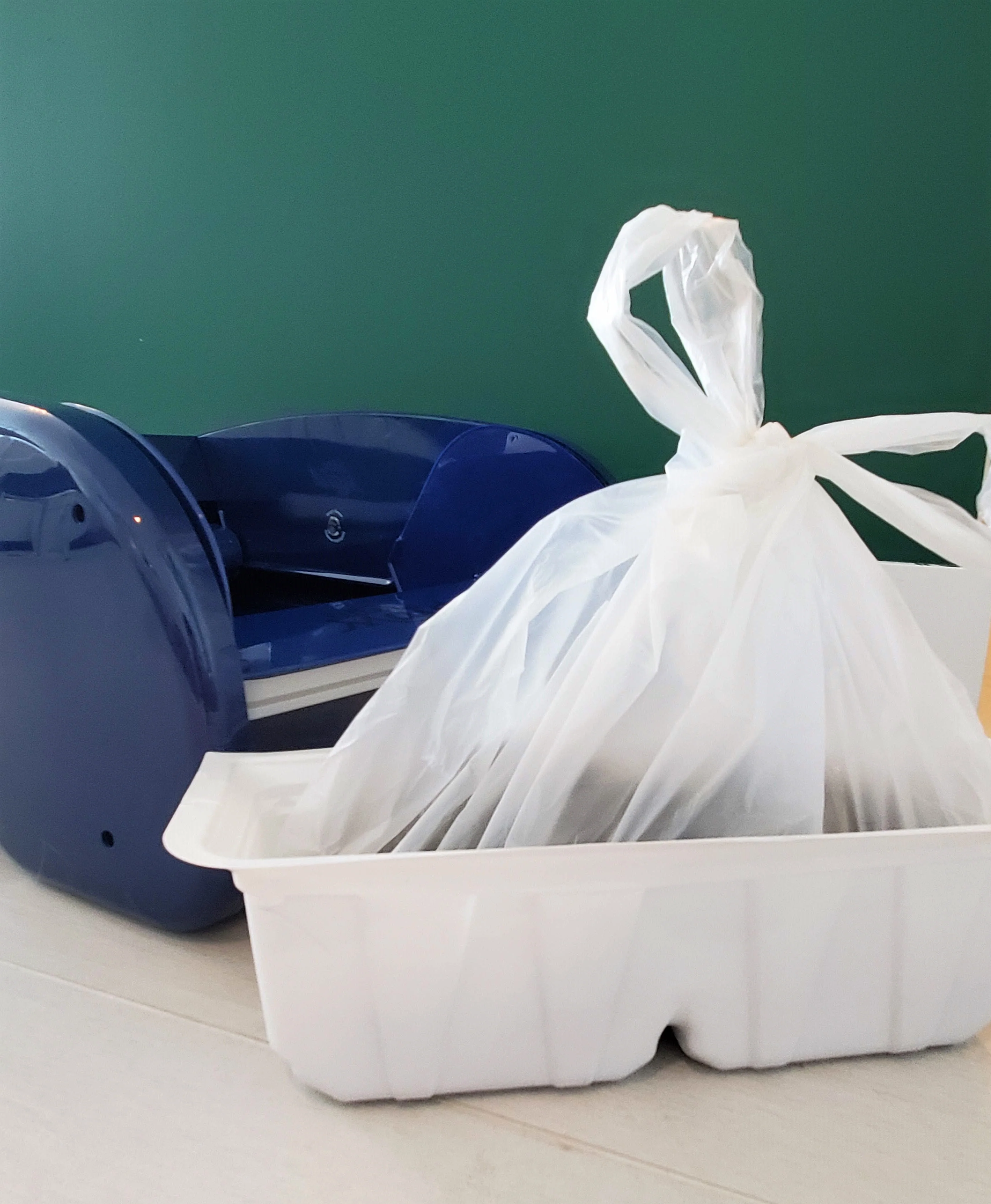 LitterMaid* and Nature's Miracle* Compatible Waste Receptacle Liners - Image 5