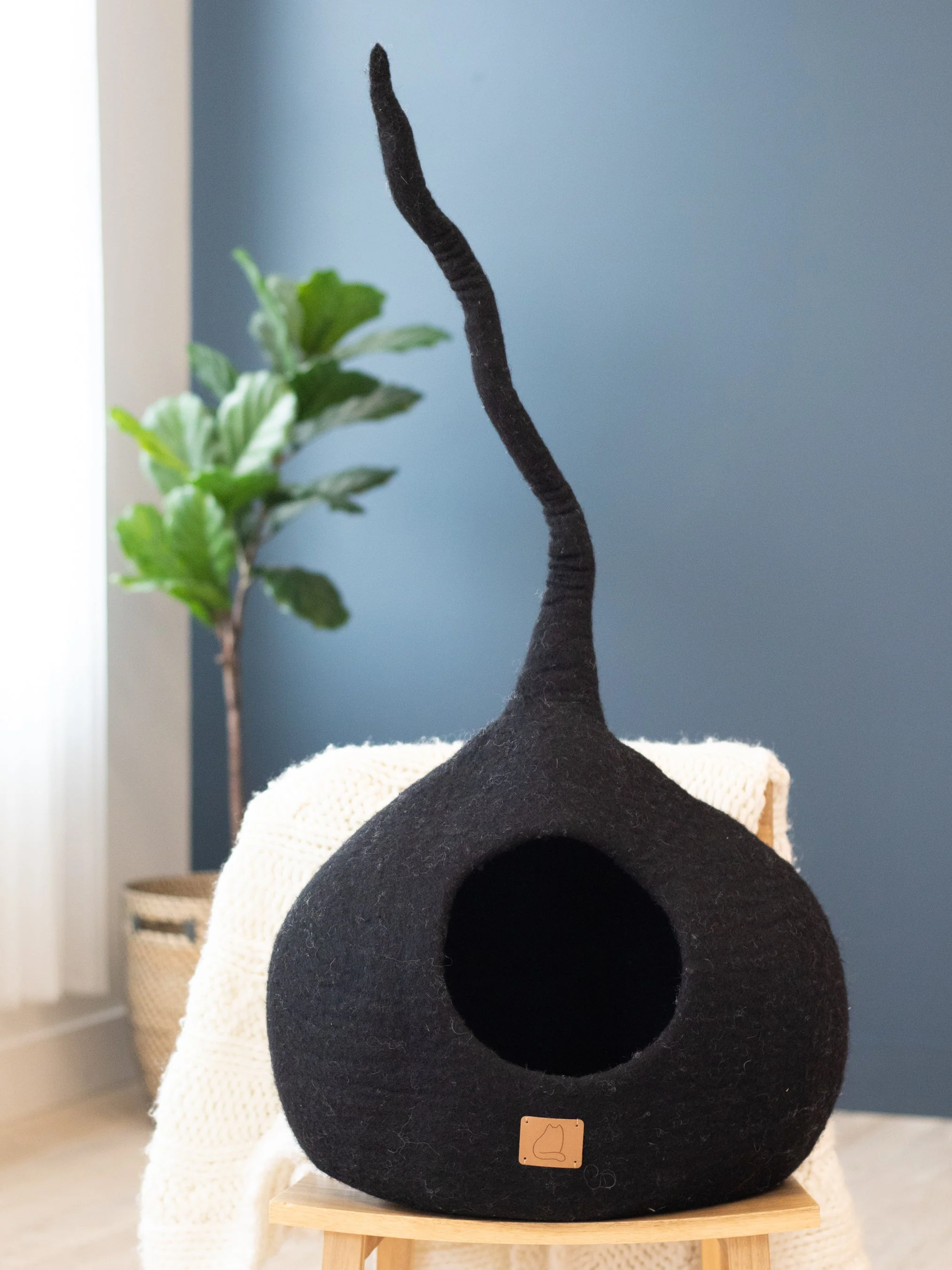 Night Black | Tail Style Cave - Image 2