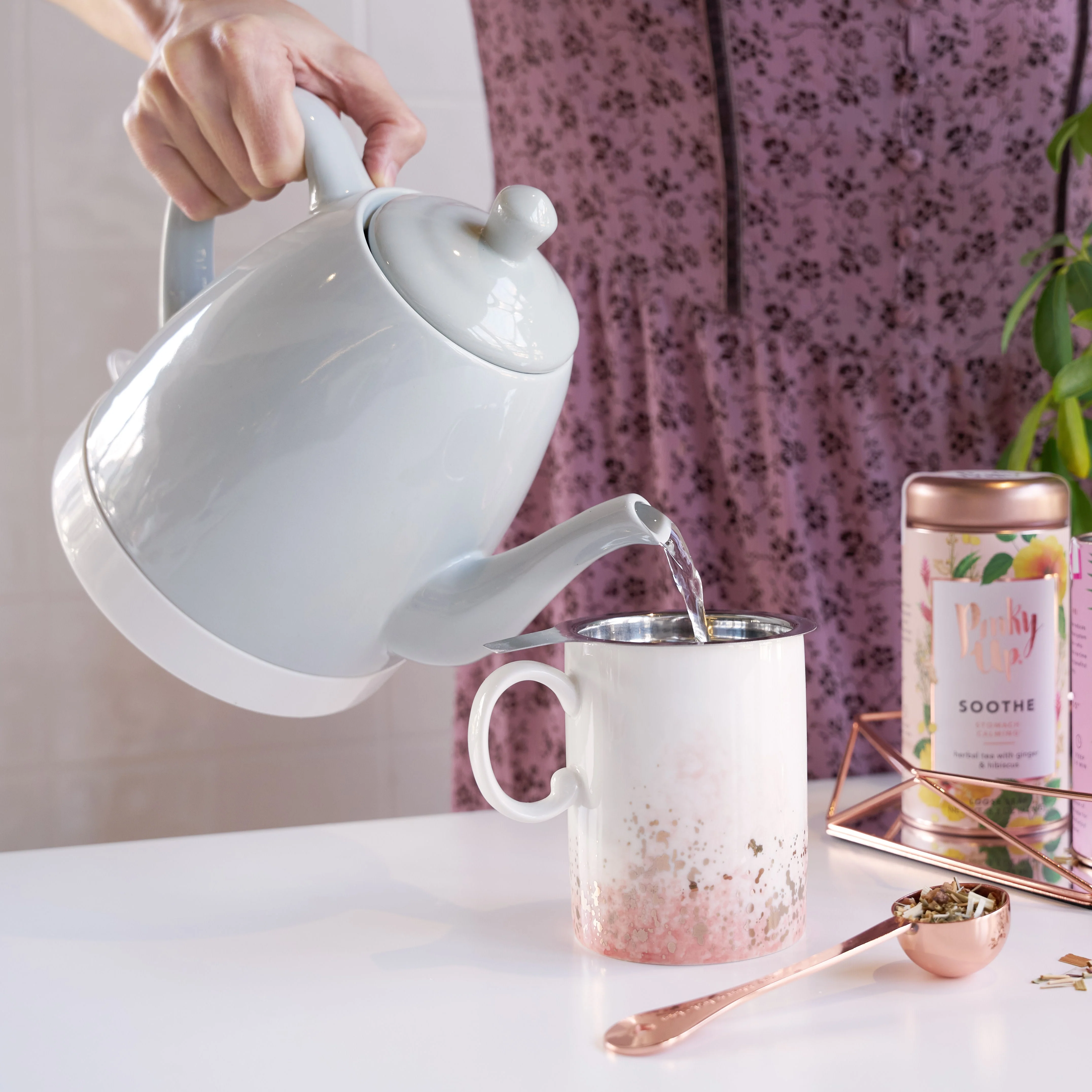 Noelle Ceramic Electric Tea Kettle in Grey - Image 2