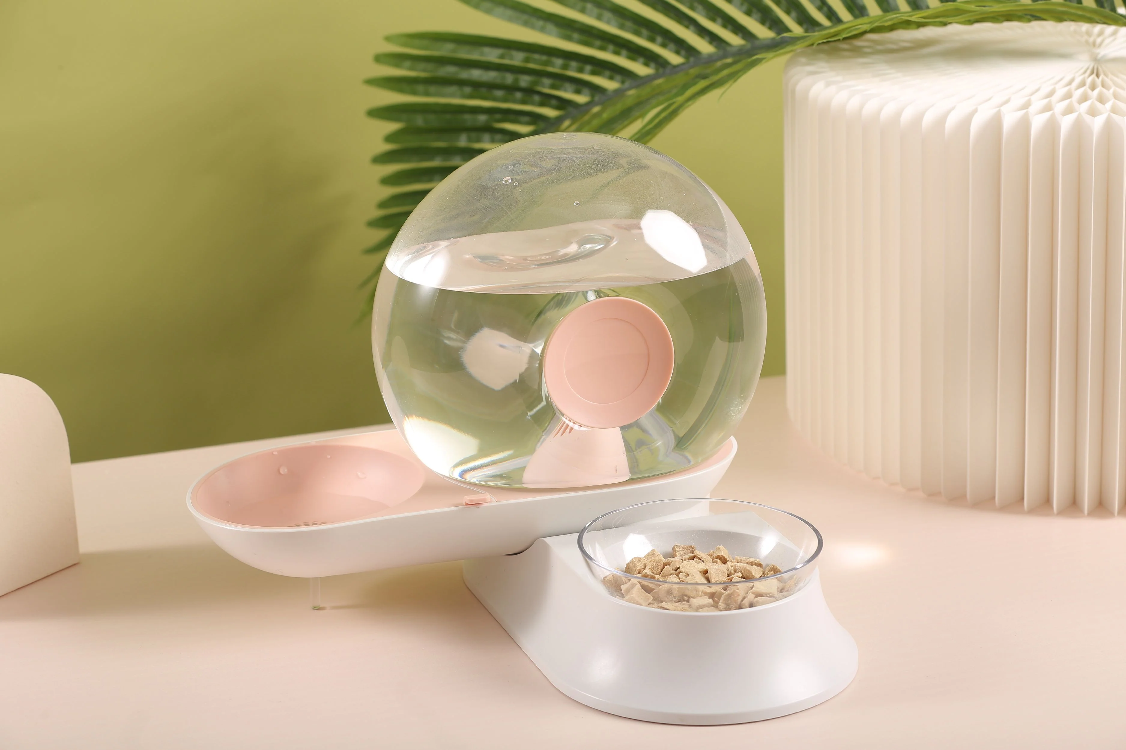 Pet Life ® 'Auto-Myst' Snail Shaped 2-in-1 Automated Gravity Pet Filtered Water Dispenser and Food Bowl - Image 3