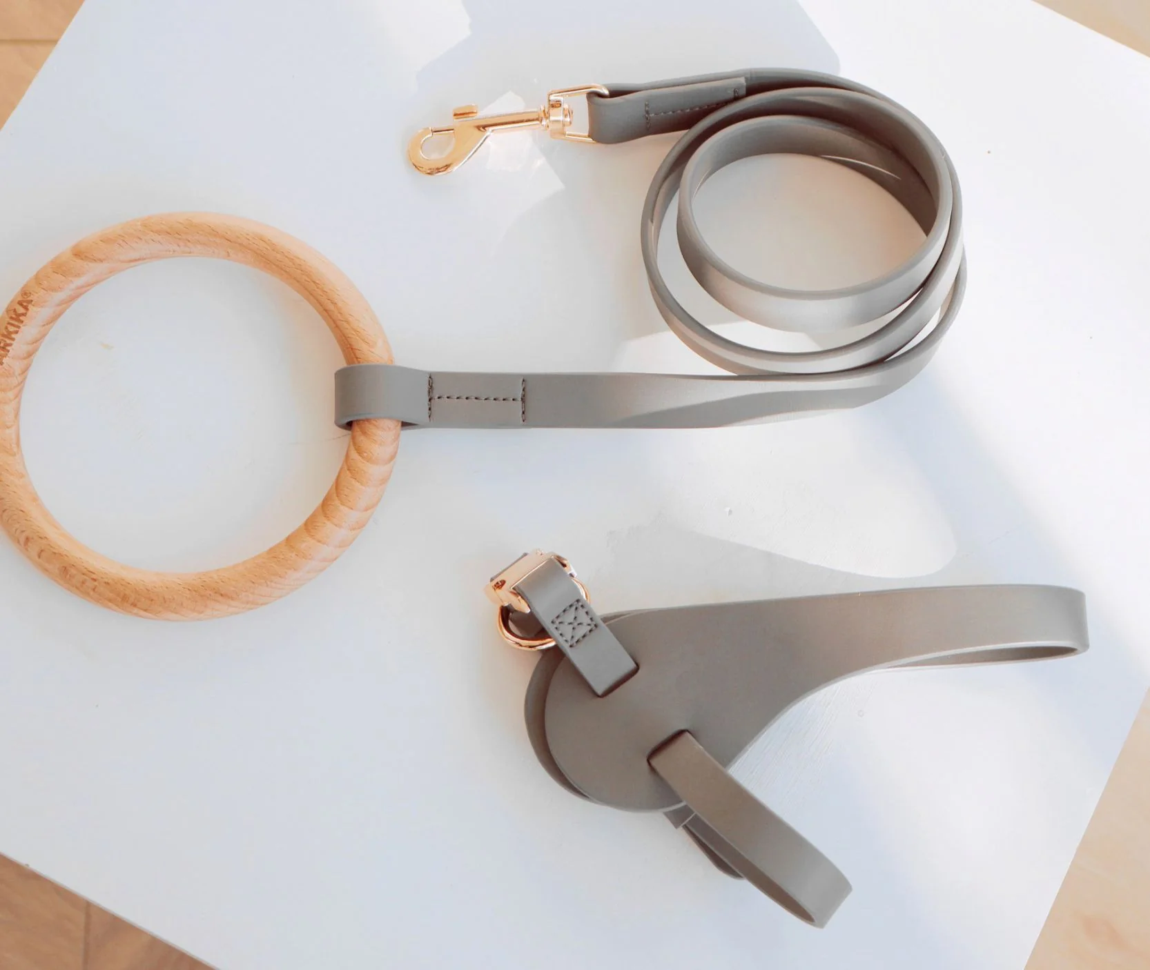 Pet Life ® 'Ever-Craft' Boutique Series Beechwood and Leather Designer Dog Leash - Image 5