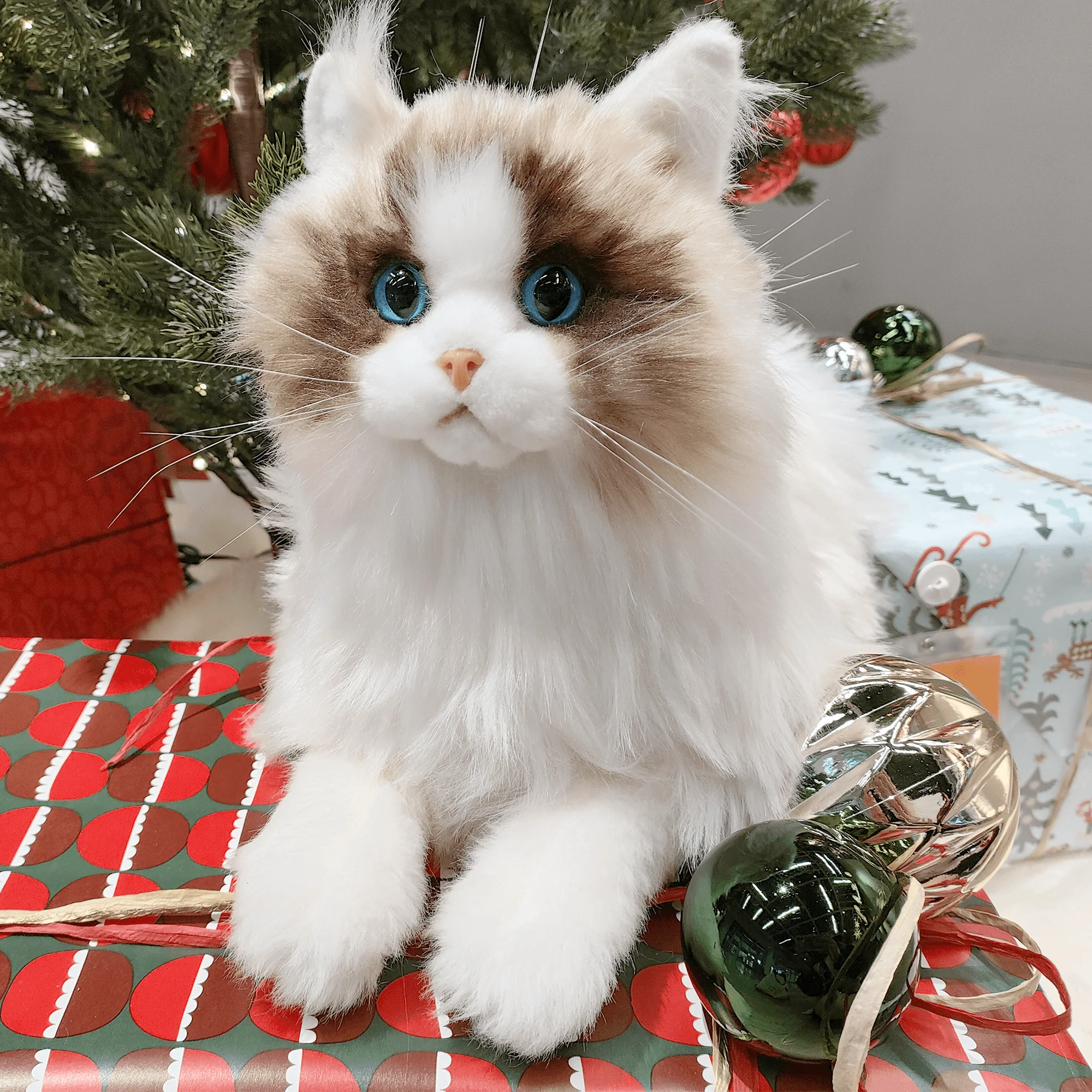 Ragdoll Weighted Plush – Realistic Cozy Calming Toy - Image 5