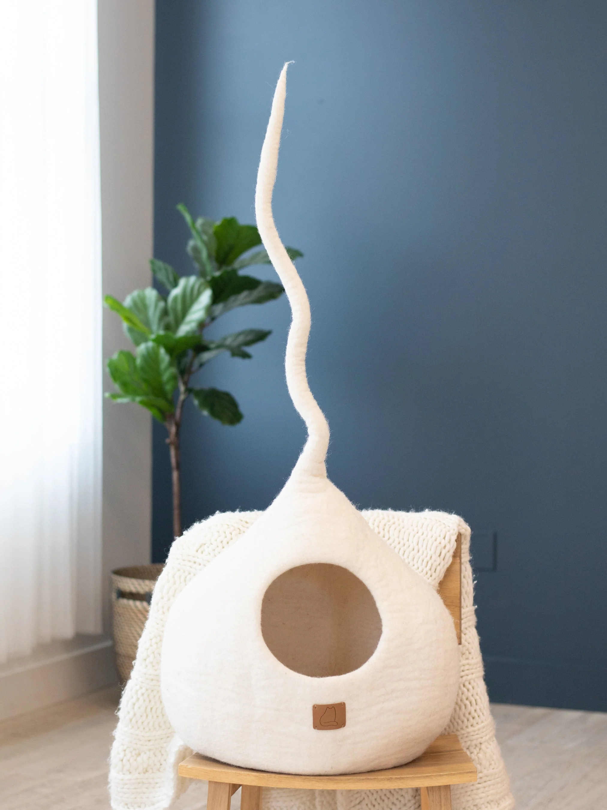 Snow White | Tail Style Cave - Image 3