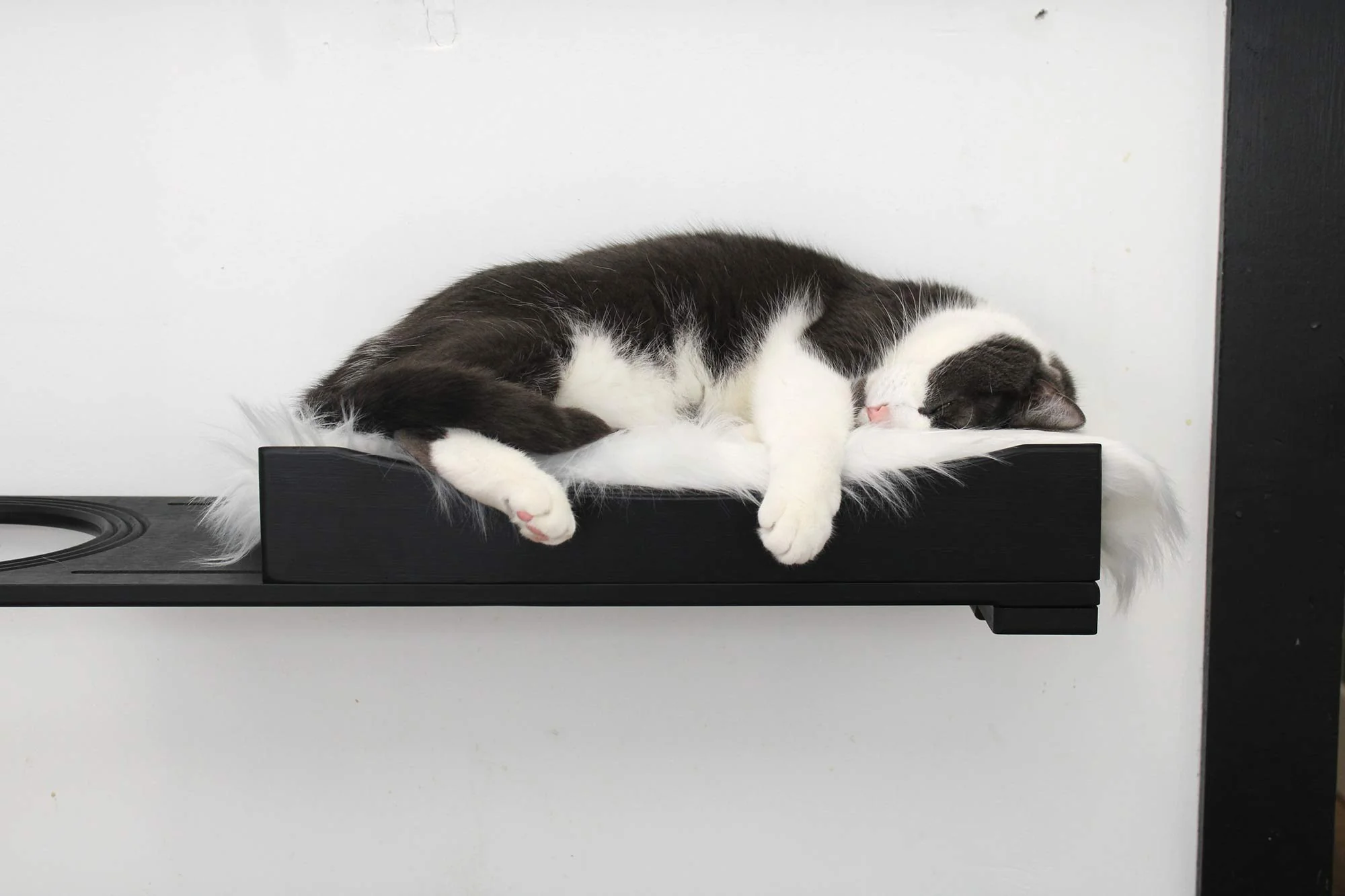 The Cat Nest Bed - Image 2
