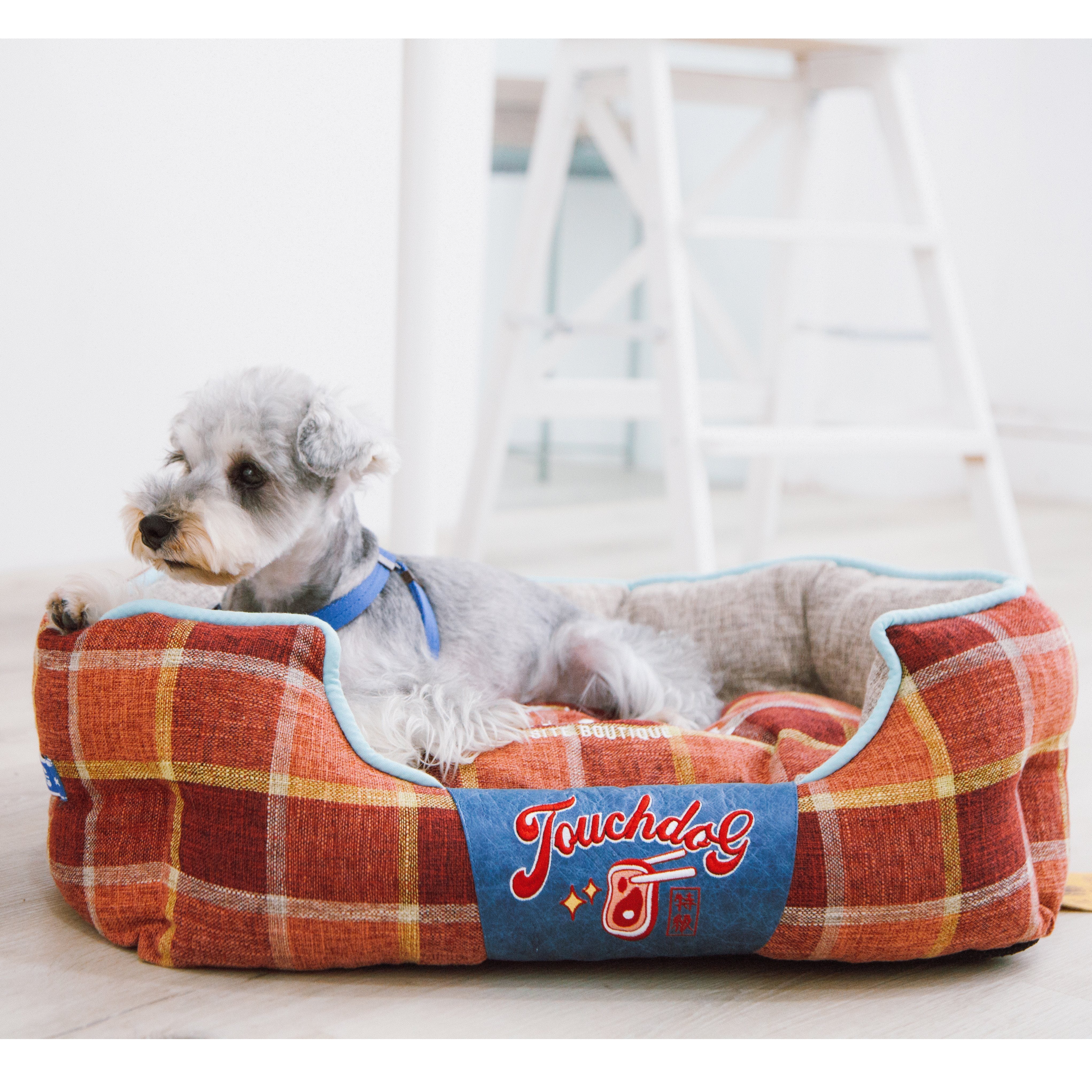 Touchdog 'Archi-Checked' Designer Plaid Oval Dog Bed - Image 5
