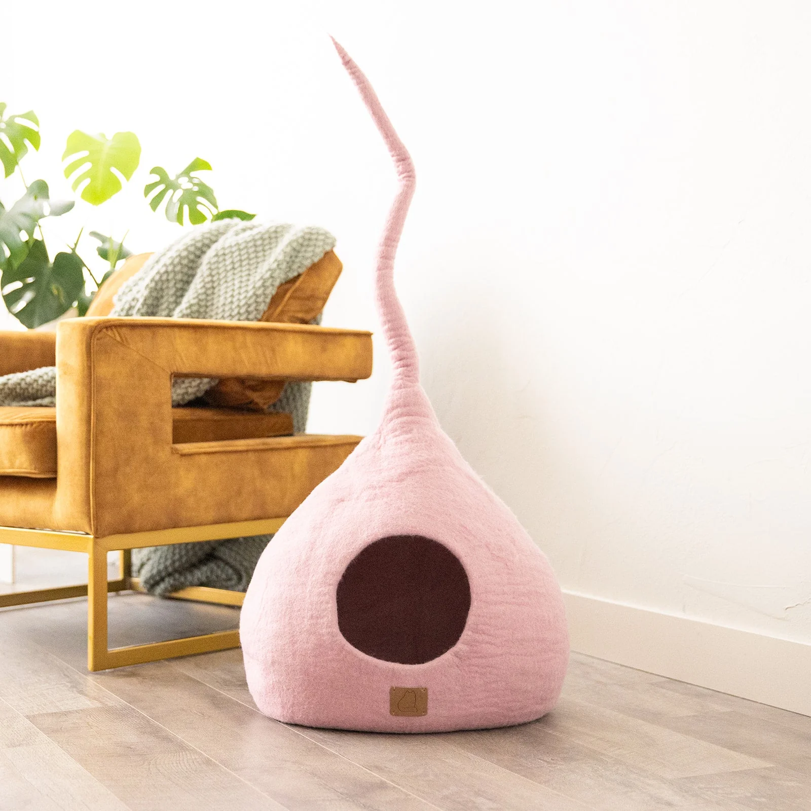 Valentine Pink | Tail Style Cave - Image 3
